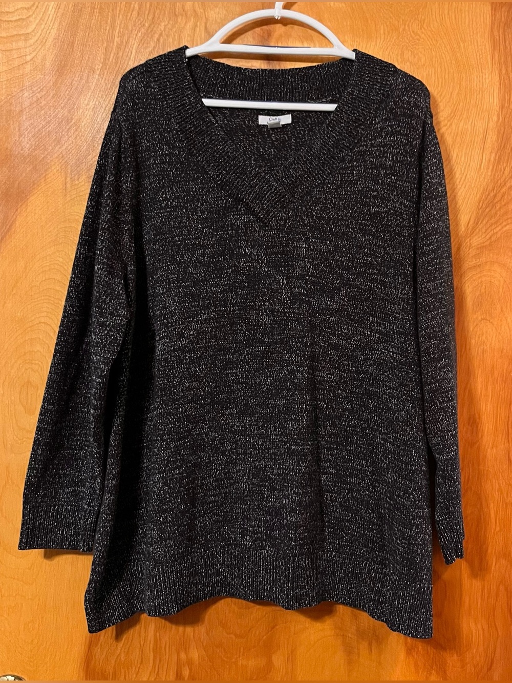 Croft & Barrow Black and White V-Neck Medium-Weight Sweater